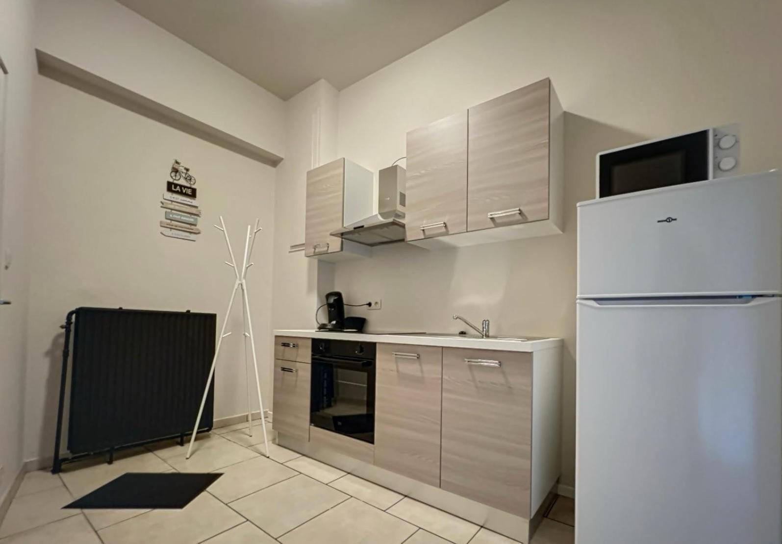 Station 173 A Bruxelles-Charleroi-Airport Apartment Ngoại thất bức ảnh